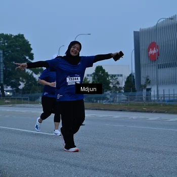 Runner Photo 7476135