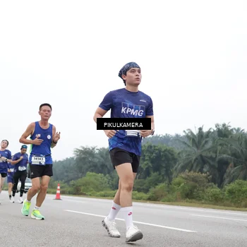 Runner Photo 7476570