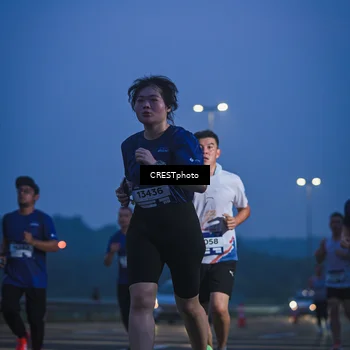 Runner Photo 7477000