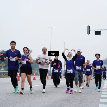 Runner Photo 7477005
