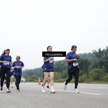 Runner Photo 7477018