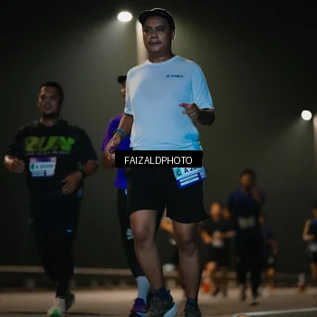 Runner Photo 7477040