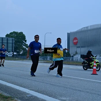 Runner Photo 7477063
