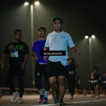 Runner Photo 7477070