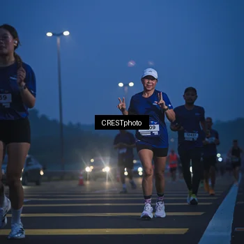 Runner Photo 7477083