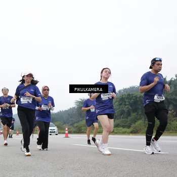 Runner Photo 7477087