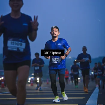 Runner Photo 7477101