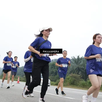 Runner Photo 7477196