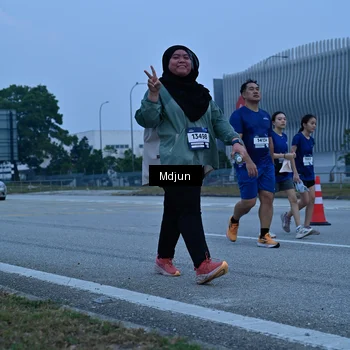 Runner Photo 7477270