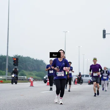 Runner Photo 7477280
