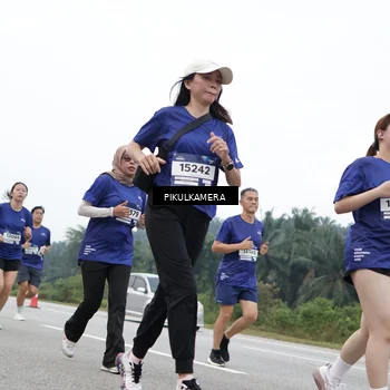 Runner Photo 7477313