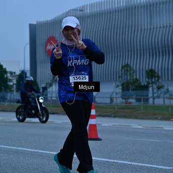 Runner Photo 7477368