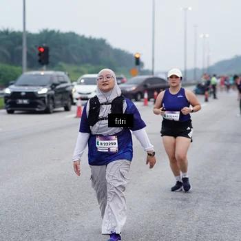 Runner Photo 7477551