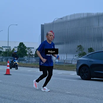 Runner Photo 7477592