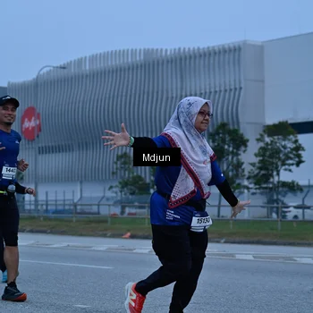 Runner Photo 7477844