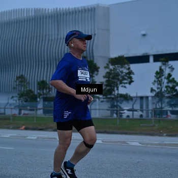 Runner Photo 7477892