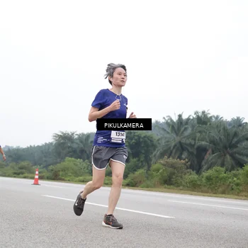 Runner Photo 7478012