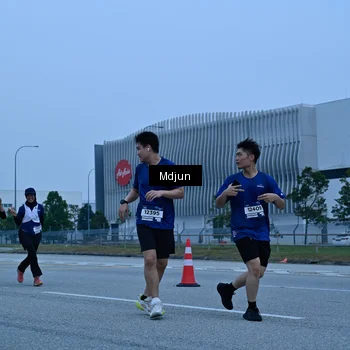 Runner Photo 7480003