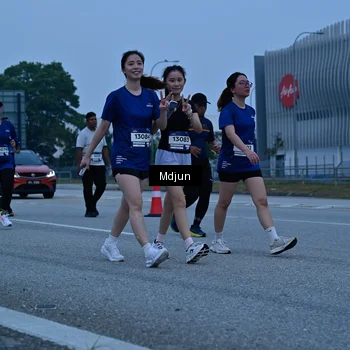 Runner Photo 7480015