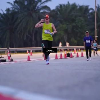 Runner Photo 7480098