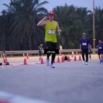 Runner Photo 7480249