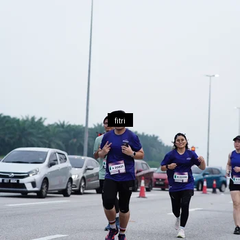 Runner Photo 7480309