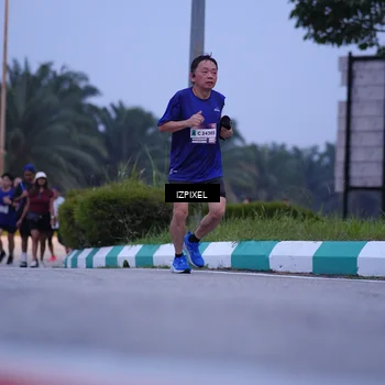 Runner Photo 7481105
