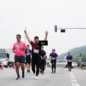 Runner Photo 7481336