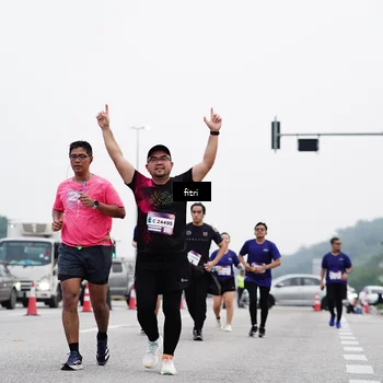 Runner Photo 7481345