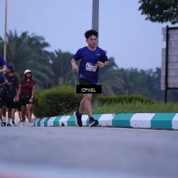 Runner Photo 7482050