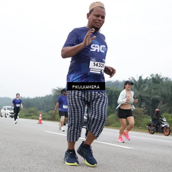 Runner Photo 7482311