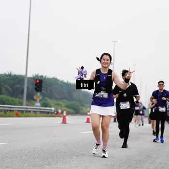 Runner Photo 7482400