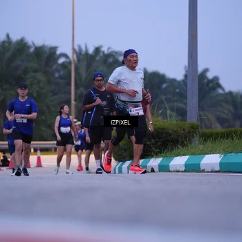 Runner Photo 7482615