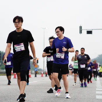 Runner Photo 7483014