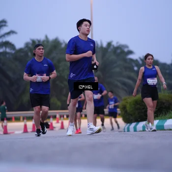 Runner Photo 7483031