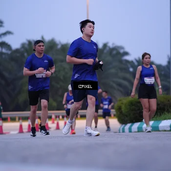 Runner Photo 7483041