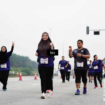 Runner Photo 7483055