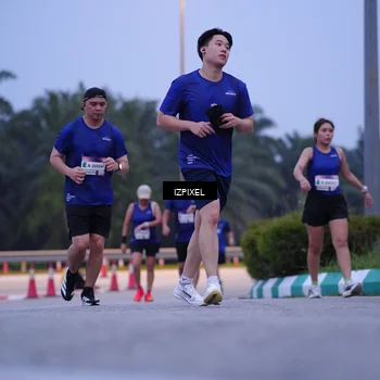 Runner Photo 7483073