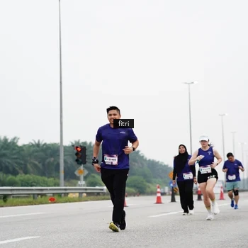 Runner Photo 7483159