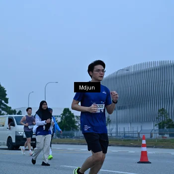 Runner Photo 7483172