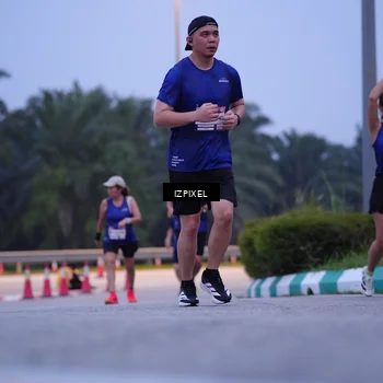 Runner Photo 7483245