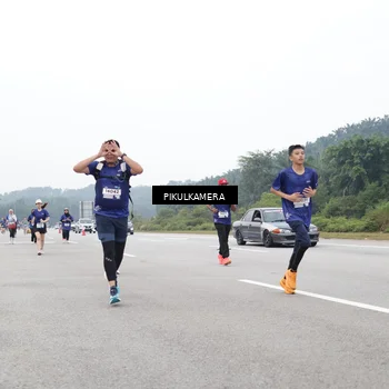 Runner Photo 7483280