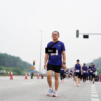 Runner Photo 7483298
