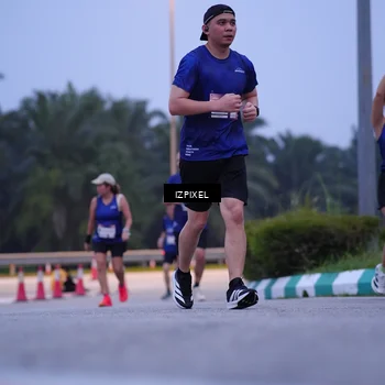 Runner Photo 7483338
