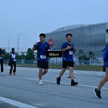 Runner Photo 7483397