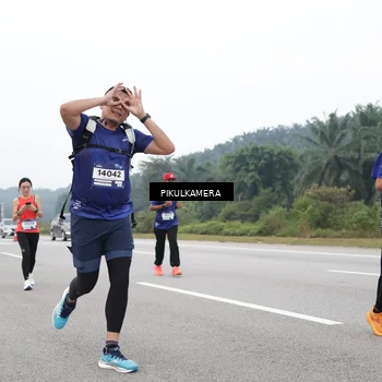 Runner Photo 7483430