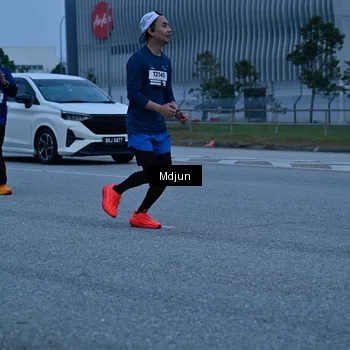 Runner Photo 7483458