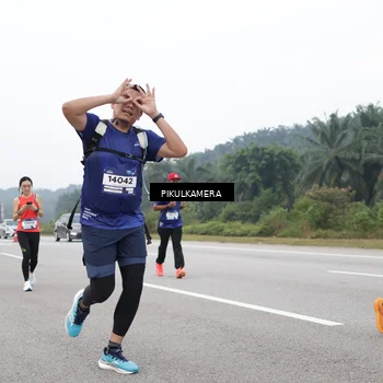 Runner Photo 7483498