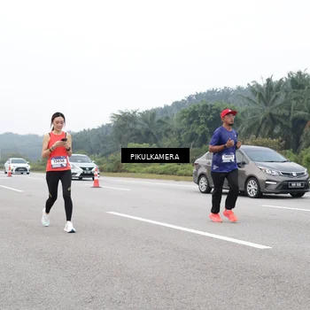 Runner Photo 7483554