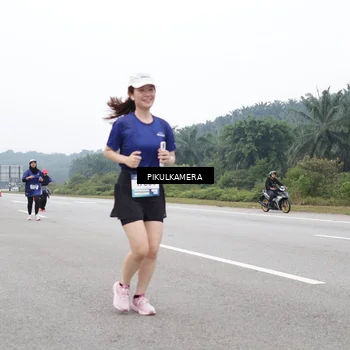 Runner Photo 7483624